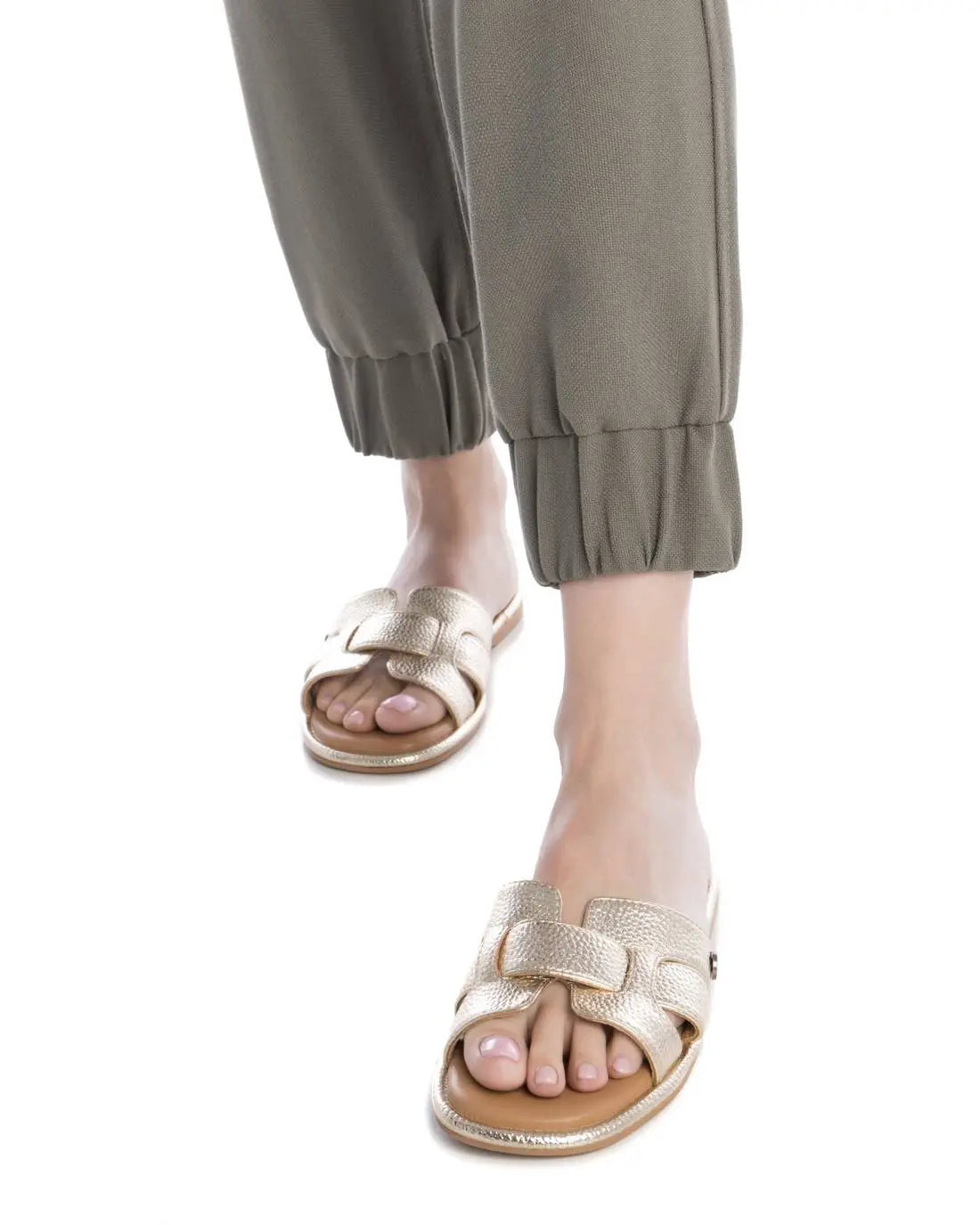 Sandalia de mujer Refresh flat dorada MokaBoutiqueCR