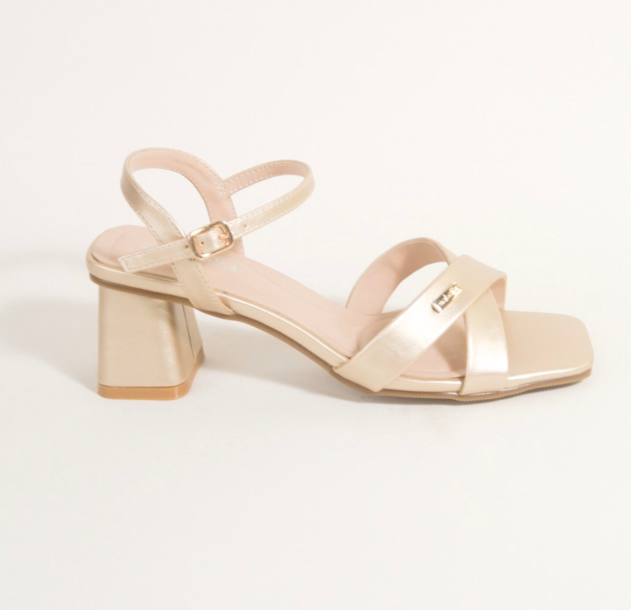 Sandalia Sabata Ariana Gold