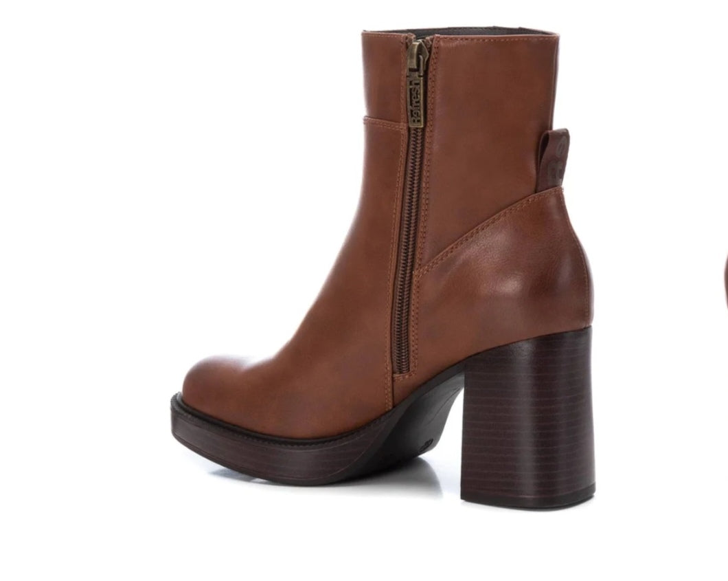 Botas Camel marca Refresh MokaBoutiqueCR