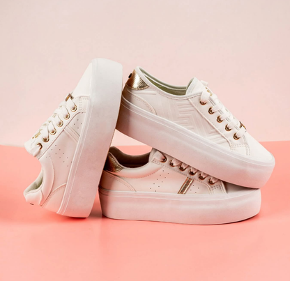 Tenis all white Mios