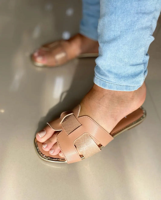 Sandalia Moleca Flat Nude/Dorado MokaBoutiqueCR