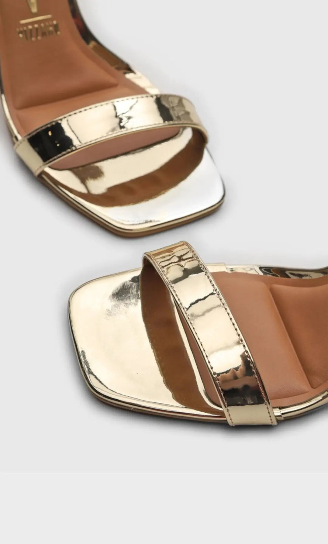 Sandalia Tacón Vizzano Dorado Ku MokaBoutiqueCR