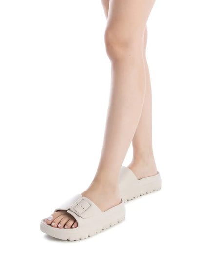 Sandalia de mujer Refresh crema MokaBoutiqueCR